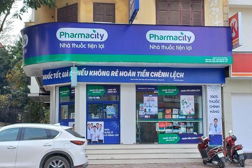 Chuỗi lớn tại Hà Nội bán thuốc kháng virus ra sao?