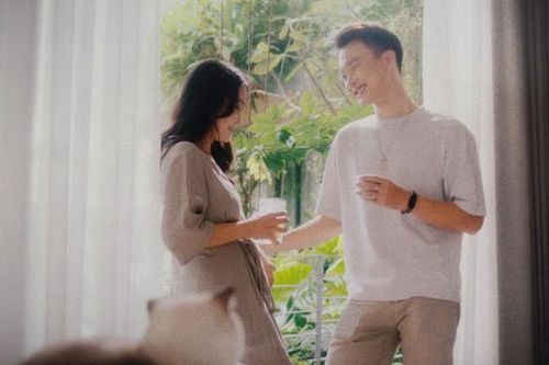 Giữa loạt drama 'người yêu cũ' showbiz, Hamlet Trương và Orange lại khiến dân tình 'khóc'