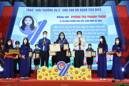 Đà Nẵng trao Giải thưởng 26/3, ra mắt Quỹ học bổng Khát vọng xanh