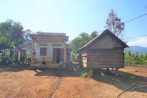 Phê chuẩn khởi tố người phụ nữ làm giả sổ đỏ, lừa chiếm đất của người dân