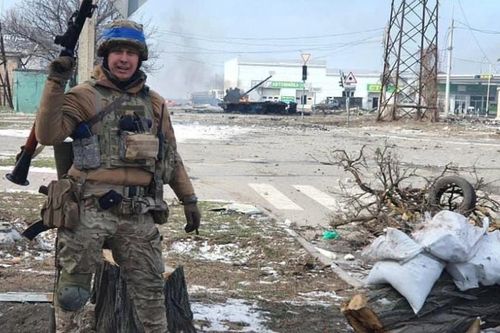 NÓNG: Quân đội Ukraine và phe thân Nga quần nhau ở bắc Mariupol - Những cảnh quay nóng bỏng!