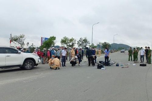 Thừa Thiên - Huế: Xe máy đối đầu với ô tô, hai người thương vong