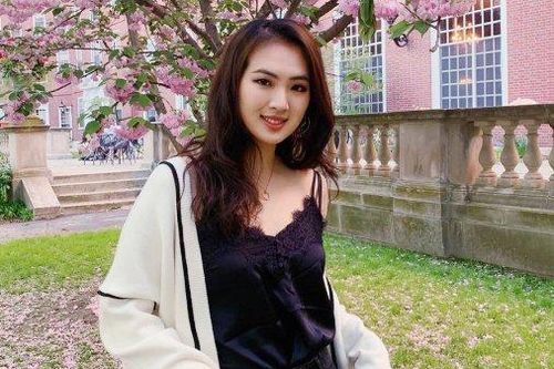 Thấy gì sau vụ con gái CEO Huawei thất nghiệp showbiz?
