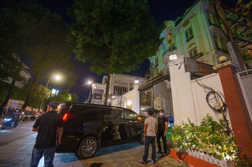 Công an xuất hiện tại nhà riêng của bà Nguyễn Phương Hằng
