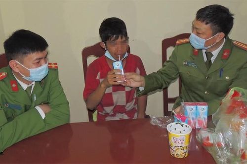 Tìm gia đình cho nam thanh niên đi lạc trong đêm