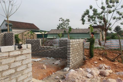 Xây nhà, trồng cây 'đón' đền bù tuyến cao tốc qua Hà Tĩnh