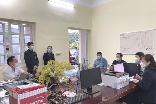 Tiếp tục quan tâm phân bổ ngân sách đầu tư cho hệ thống y tế, giáo dục