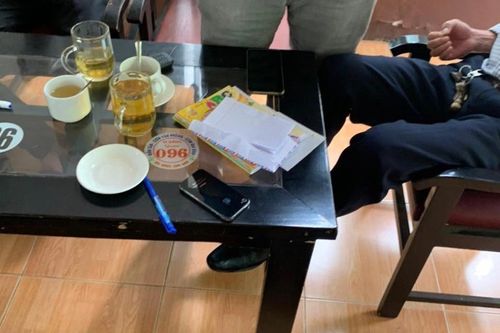 Chồng đi nhà nghỉ với nhân tình, vợ ra tay cưỡng đoạt tài sản