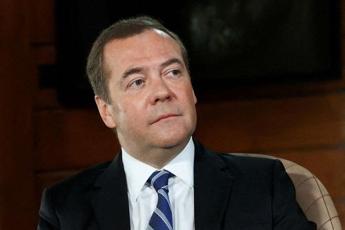 Ông Medvedev cảnh báo phương Tây