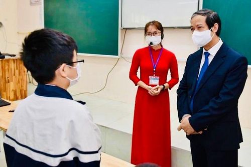 Cô giáo giỏi chuyên môn, đảm việc Đoàn