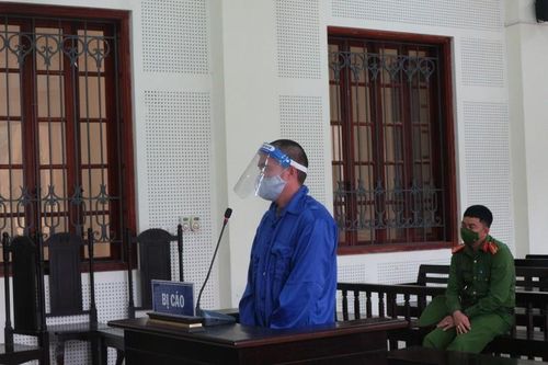 Dẫn khách vượt sông đi mua ma túy rồi trốn nã suốt 16 năm