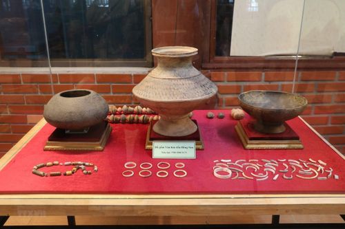 Khai mạc trưng bày cổ vật 'Ninh Bình - Nghìn năm văn hiến'