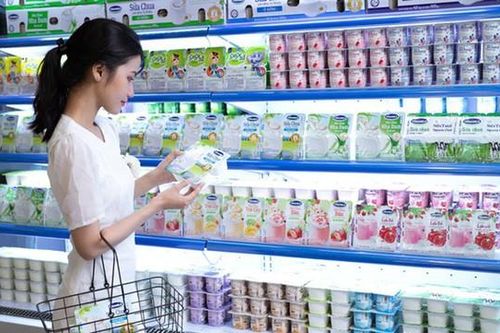 Doanh nghiệp sữa chịu tác động kép, tỷ suất lợi nhuận dự báo giảm sâu