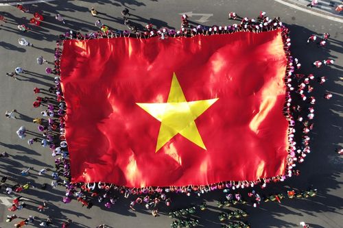Xúc động Lễ thượng cờ Tổ quốc ở Côn Đảo dưới góc máy flycam