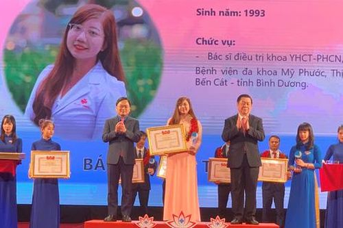 Thầy thuốc trẻ mạnh mẽ nơi tuyến đầu
