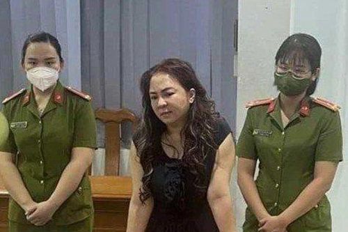 Công an mời ekip của bà Phương Hằng lên làm việc