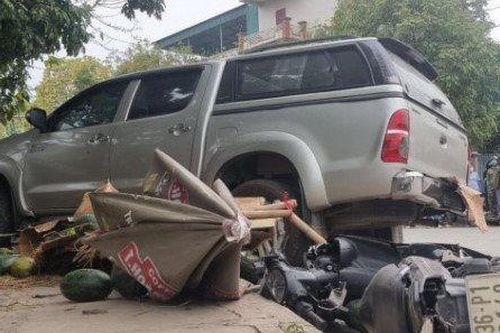 Xe biển xanh gây tai nạn khiến 3 người thương vong