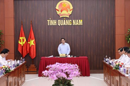 Hình ảnh Thủ tướng làm việc với lãnh đạo chủ chốt tỉnh Quảng Nam