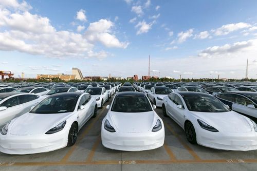 Giá xe điện tại Trung Quốc tăng cao vì giá nguyên liệu tăng mạnh