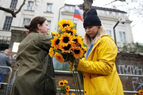 Cuộc sống người Nga ở Anh lao đao vì chiến sự Ukraine