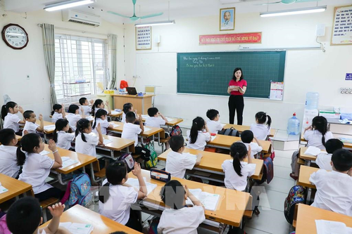Thầy cô nên xưng hô đúng mực
