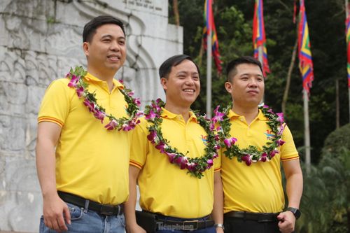 Theo chân đoàn Gương mặt trẻ Việt Nam tiêu biểu 2021 về nguồn