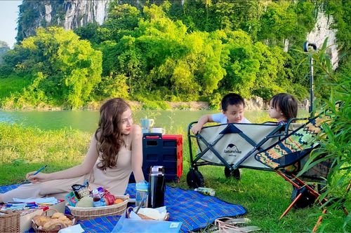 Gia đình Hà Nội nghiện 'ngủ rừng ăn suối', chụp ảnh 'vạn người mê'