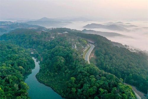 Đón bình minh rực rỡ ở vùng sinh thái du lịch Măng Đen