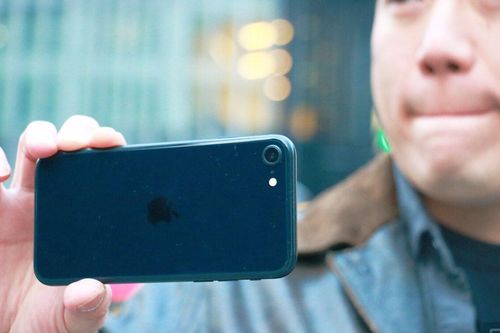 iPhone SE 2022 tồn tại điểm yếu về camera và thiết kế lỗi thời