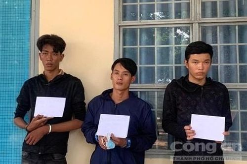 Nhóm thanh niên gây ra 8 vụ cướp tài sản của phụ nữ đi một mình