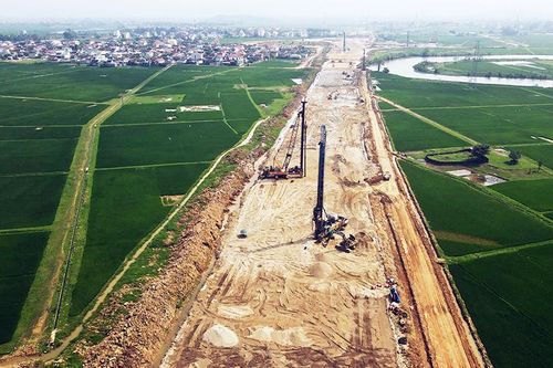 Đẩy nhanh tiến độ thi công đường cao tốc bắc-nam