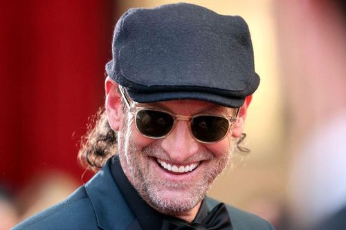 Troy Kotsur, nam diễn viên khiếm thính đầu tiên giành giải Oscar