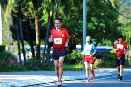 Những vận động viên đặc biệt tại Tiền Phong Marathon 2022