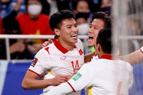 'In tư' Nguyễn Thanh Bình - cầu thủ sinh năm 2000 đi vào lịch sử bóng đá Việt Nam khi 'xé lưới' Nhật Bản