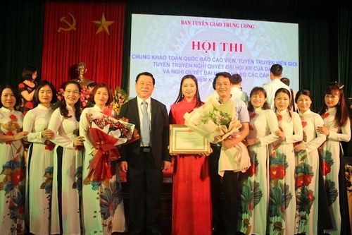 Phú Thọ: Cô giáo Nguyễn Thị Minh Thịnh ' tự hào người con Đất Tổ '