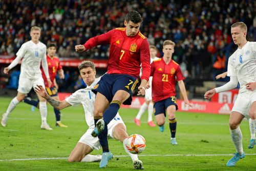 Italia hạ Thổ Nhĩ Kỳ 3-2, Anh, Pháp và Tây Ban Nha thắng đậm