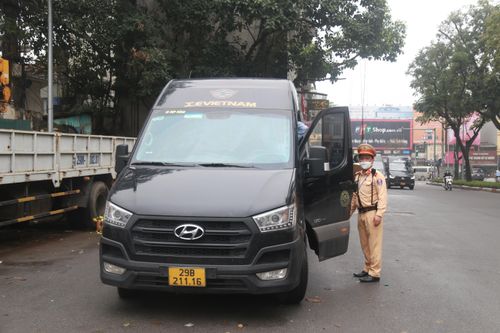 Hà Nội: Tăng cường công tác kiểm tra, xử lý xe Limousine đón trả khách tùy tiện