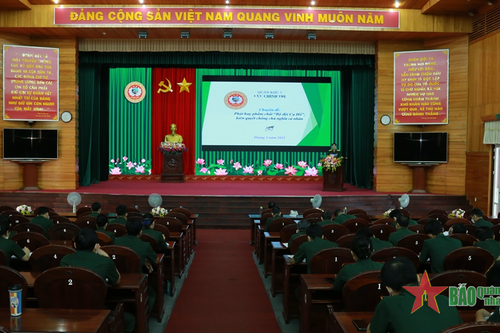 Cục Chính trị Quân khu 5 tổ chức học tập chính trị và phổ biến, giáo dục pháp luật
