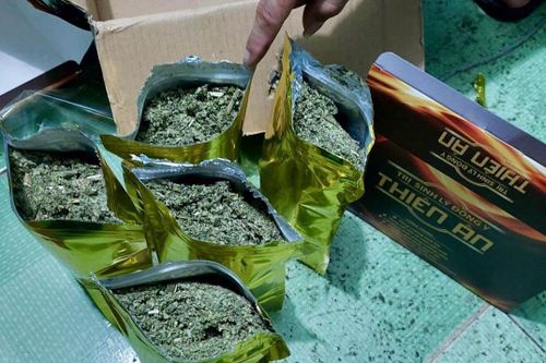 Giấu ma túy trong thuốc chữa yếu sinh lý