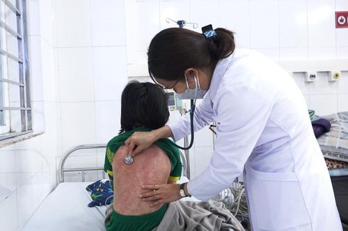 Điều trị cho hai bệnh nhi mắc hội chứng MIS-C hiếm gặp ở thời kỳ hậu COVID-19