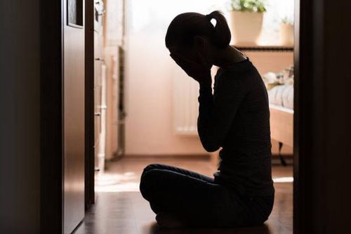 Vụ Chủ tịch HĐQT một bệnh viện bị tố đe dọa, cưỡng hiếp: Cô gái đang khủng hoảng tinh thần nặng