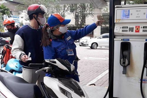 Từ ngày 1/4 giảm thuế bảo vệ môi trường 2.000 đồng/lít xăng