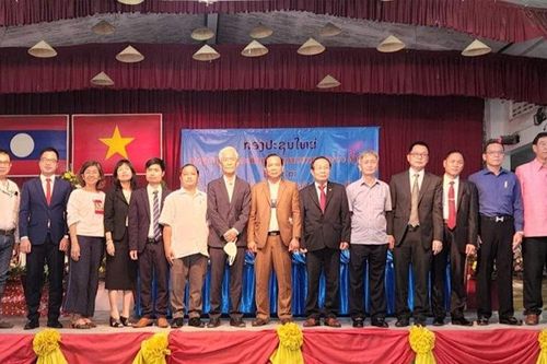 Thành lập các Hội doanh nghiệp Việt Nam tại nam và trung Lào