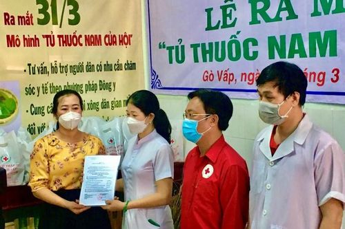 Hội Chữ thập đỏ quận Gò Vấp ra mắt Tủ thuốc nam