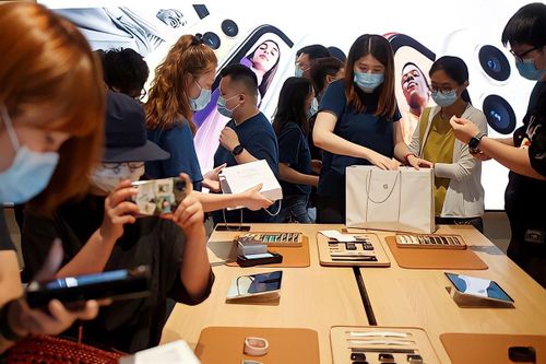 Cách Apple 'móc hầu bao' người tiêu dùng