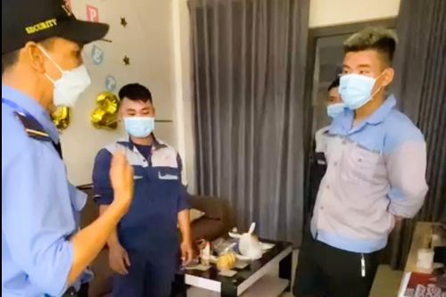 Cư dân ở TP.HCM 'điếng người' khi nghe thông bồn cầu hết 22 triệu đồng