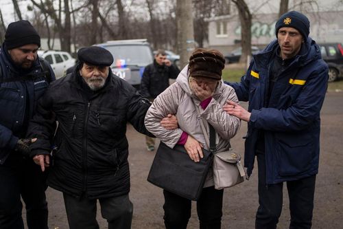 Người dân sơ tán khỏi Mariupol