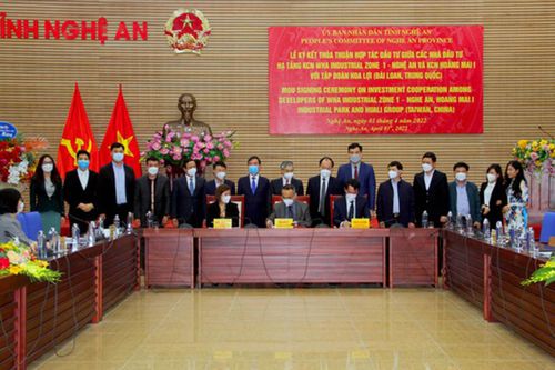 Nghệ An ký thỏa thuận đầu tư 2 dự án sản xuất giày, dép xuất khẩu hơn 110 triệu USD