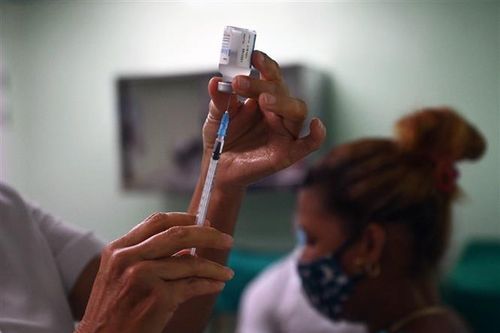 Cuba sẽ sớm cấp phép cho vaccine ngừa COVID-19 dạng xịt