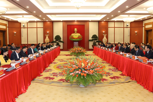 Tổng Bí thư Nguyễn Phú Trọng chủ trì họp Bộ Chính trị về tổng kết Nghị quyết 11-NQ/TW phát triển Thủ đô Hà Nội